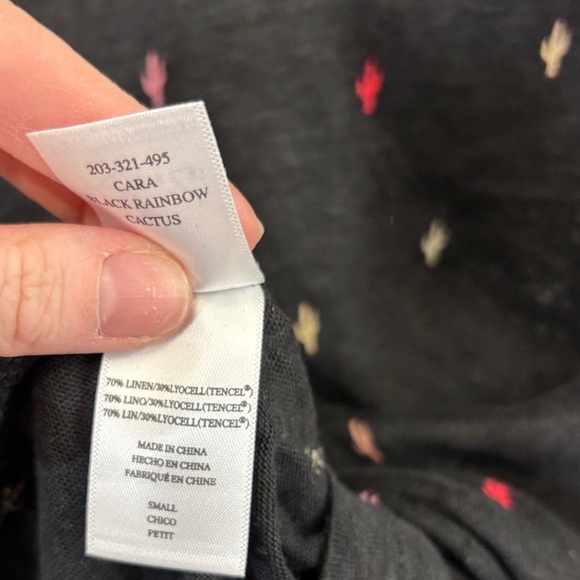 Rails Black Fitted V-Neck Short Sleeve Tee - Picture 4 of 4